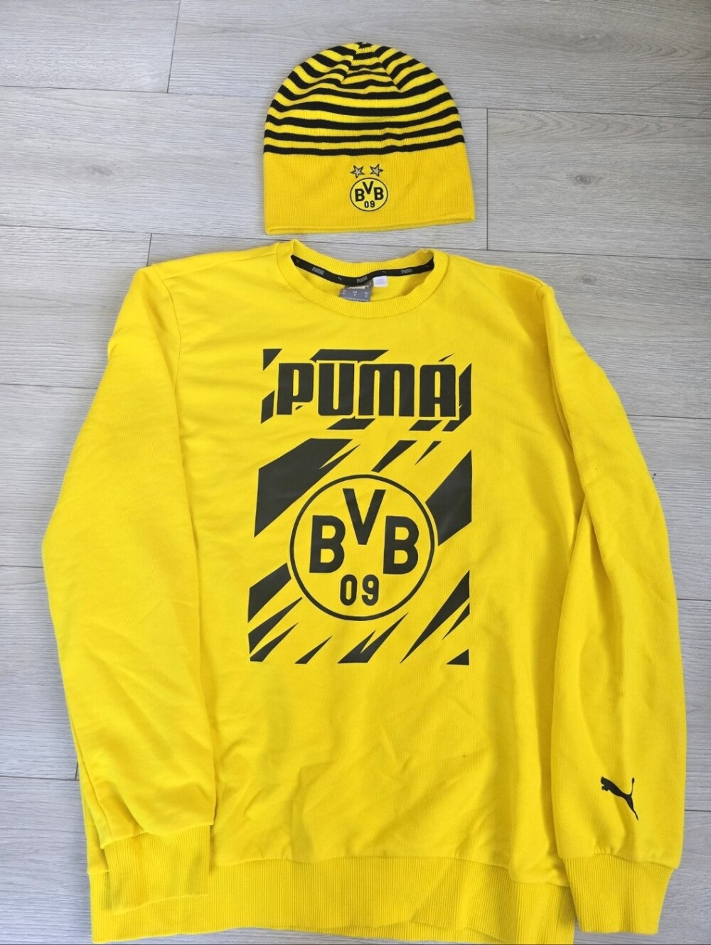 PUMA Yellow BVB 09 Graphic Sweatshirt with Striped Beanie